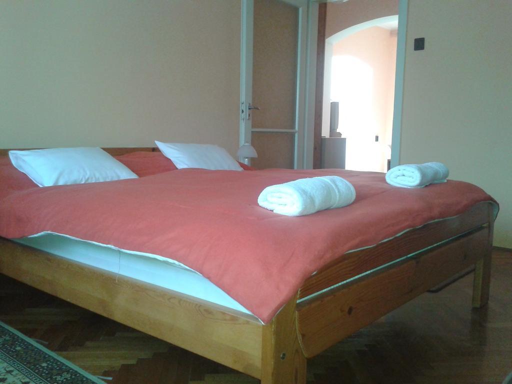 Bundics Vendeghazak Bed & Breakfast Lenti Cameră foto