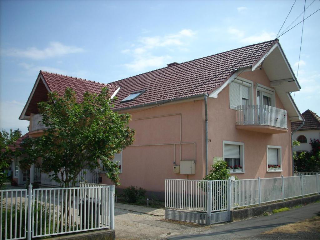 Bundics Vendeghazak Bed & Breakfast Lenti Cameră foto