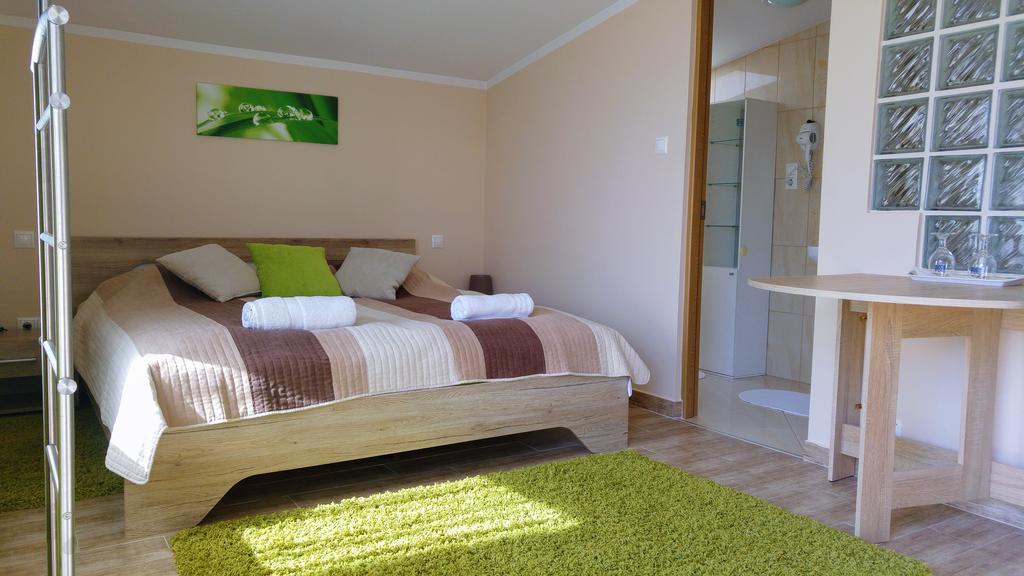 Bundics Vendeghazak Bed & Breakfast Lenti Exterior foto