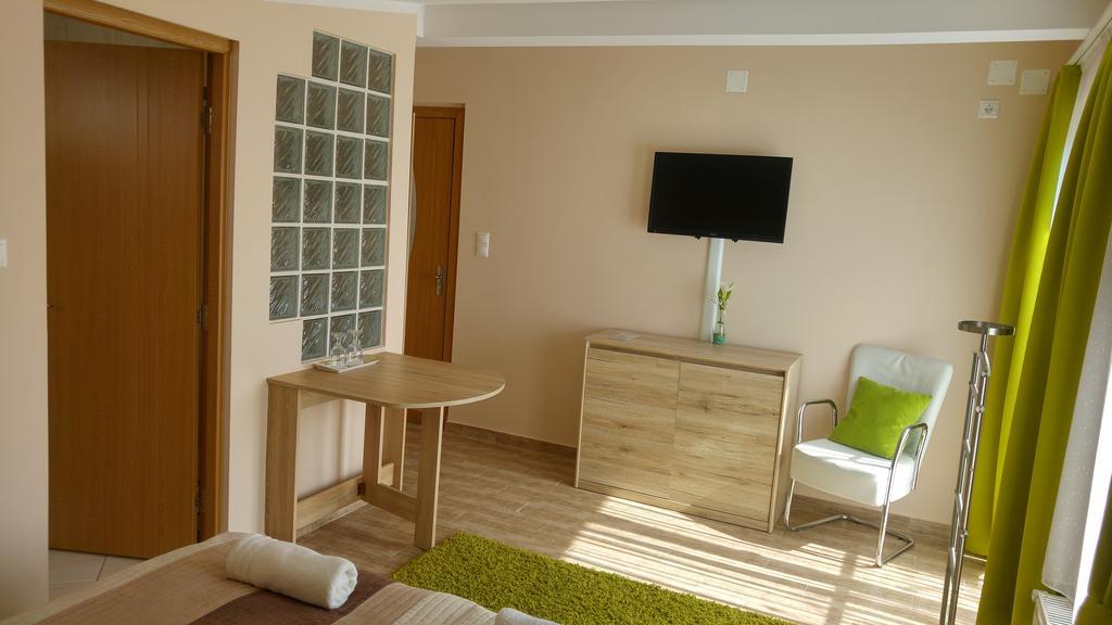 Bundics Vendeghazak Bed & Breakfast Lenti Exterior foto